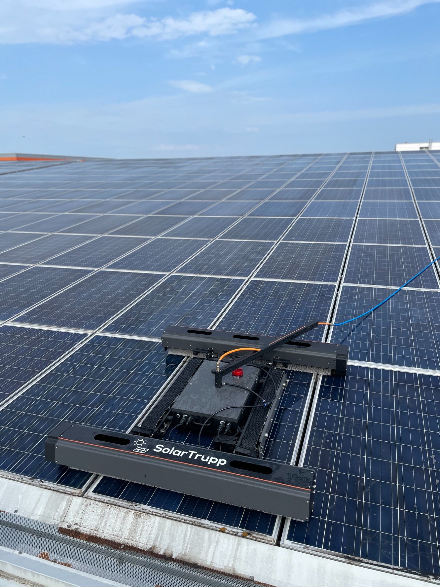Roboterreinigung Großdach – Photovoltaik-Reinigung in Aitrach durch SolarTrupp